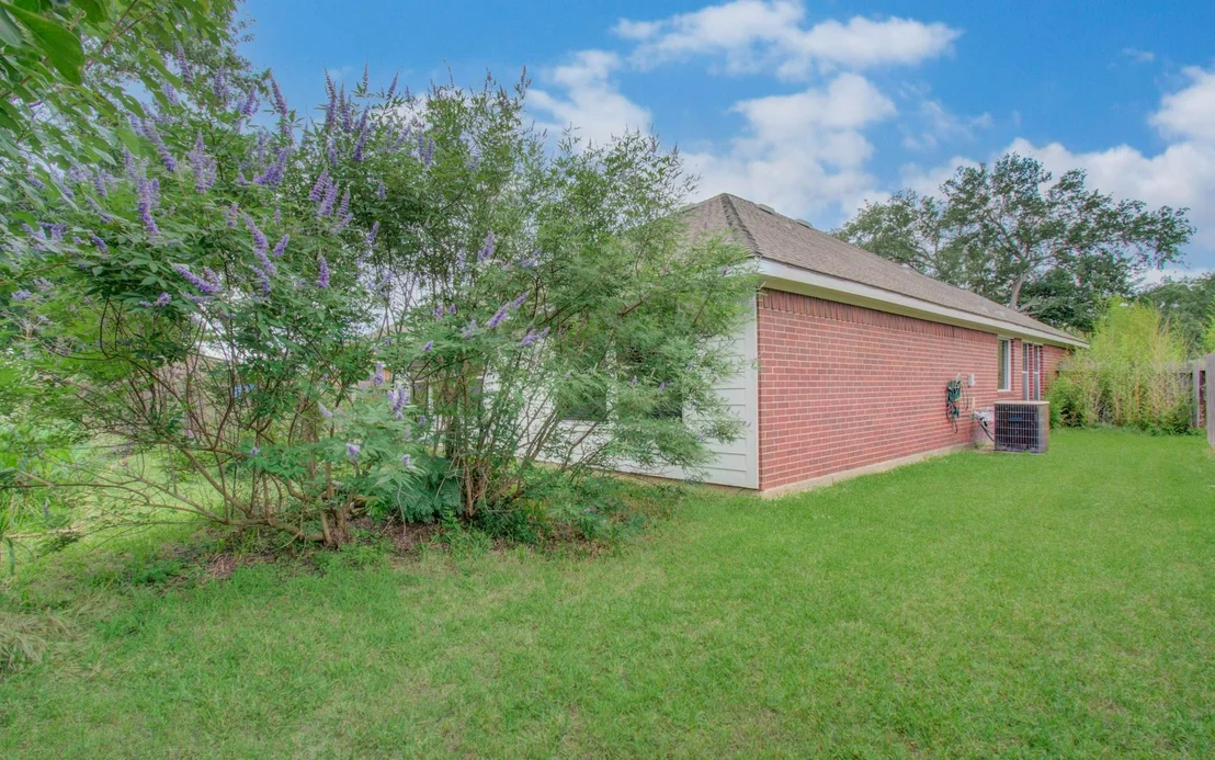 Photo of 18223 Heathridge Lane