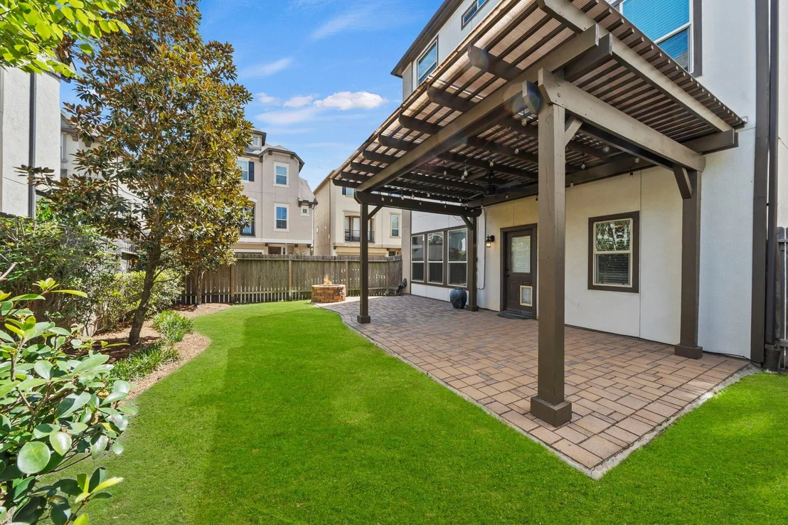 Photo of 1506 Grayson Oaks Place