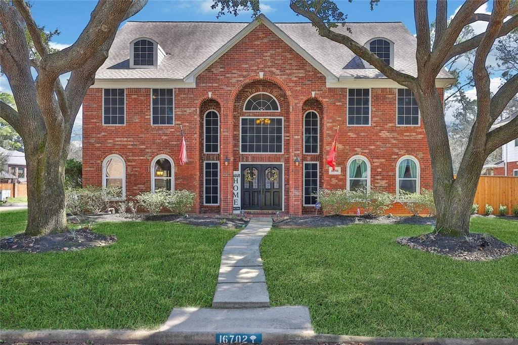 Photo of 16702 Avenfield Road