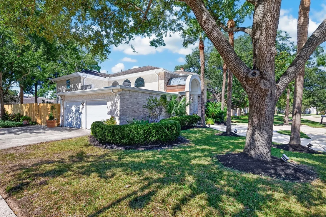 Photo of 1003 Villa Court Drive
