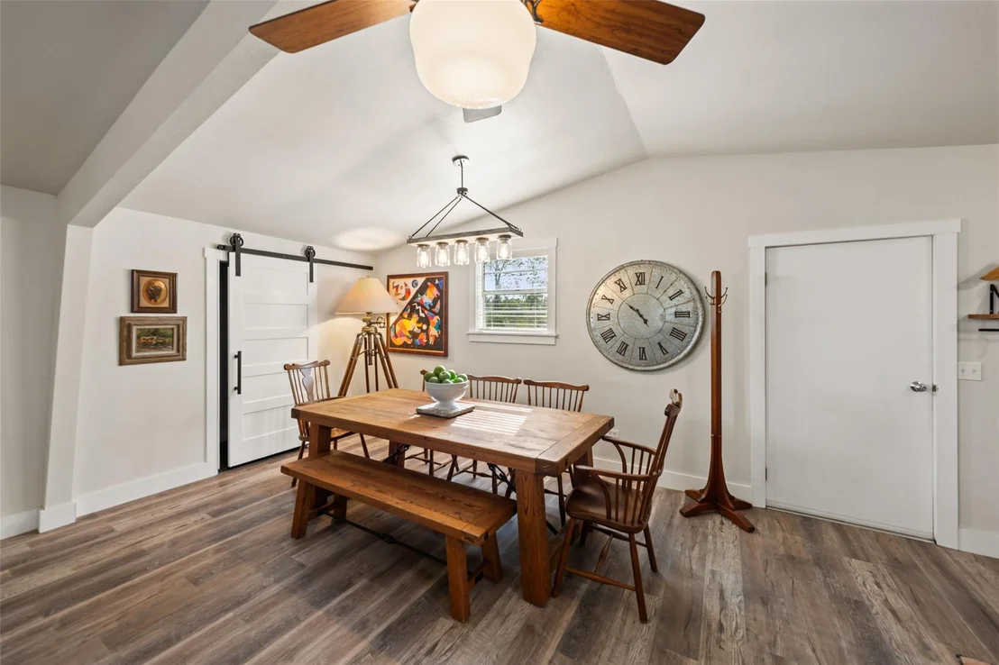 Photo of 1402 County Road 243
