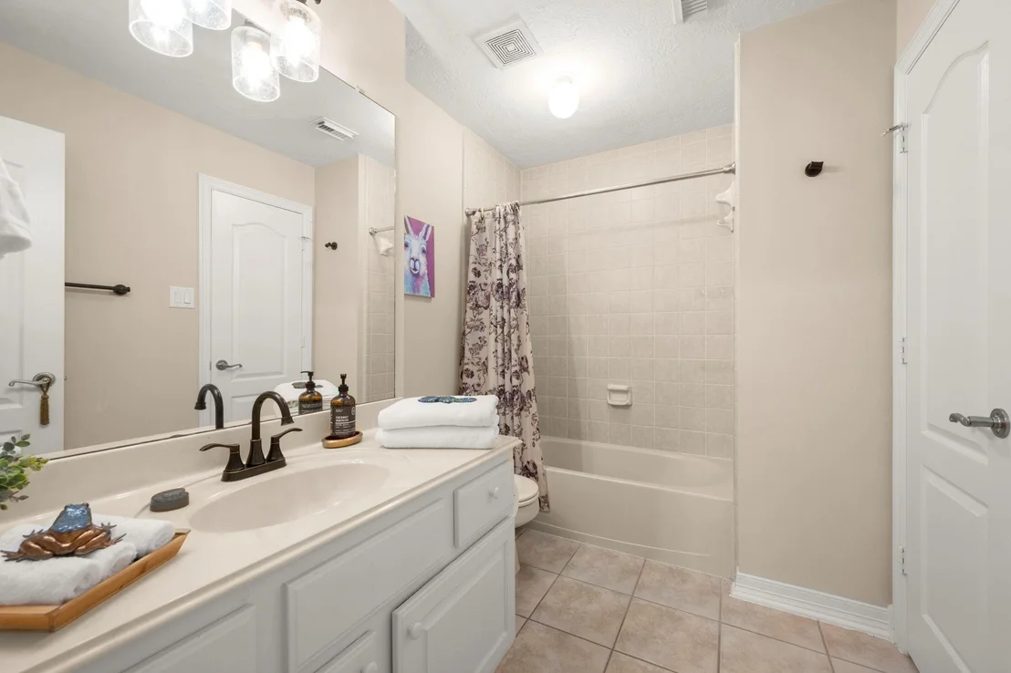 Photo of 8961 Fallsbrook Court