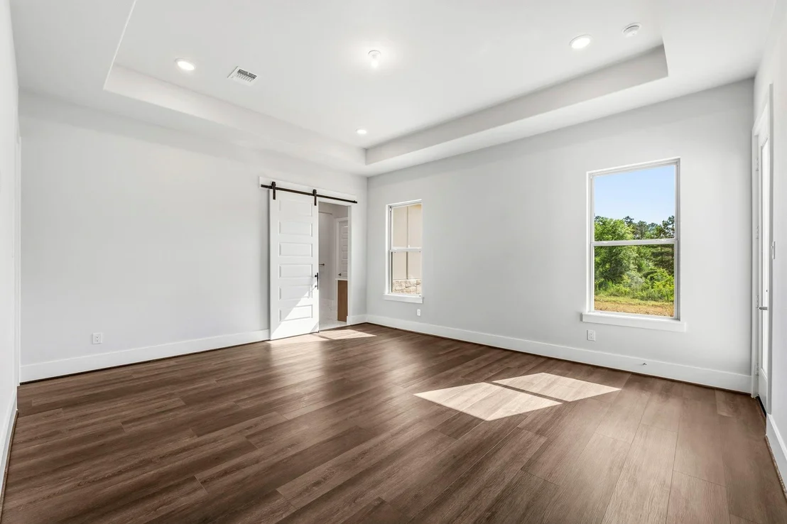 Photo of 16140 Forest Mill Road