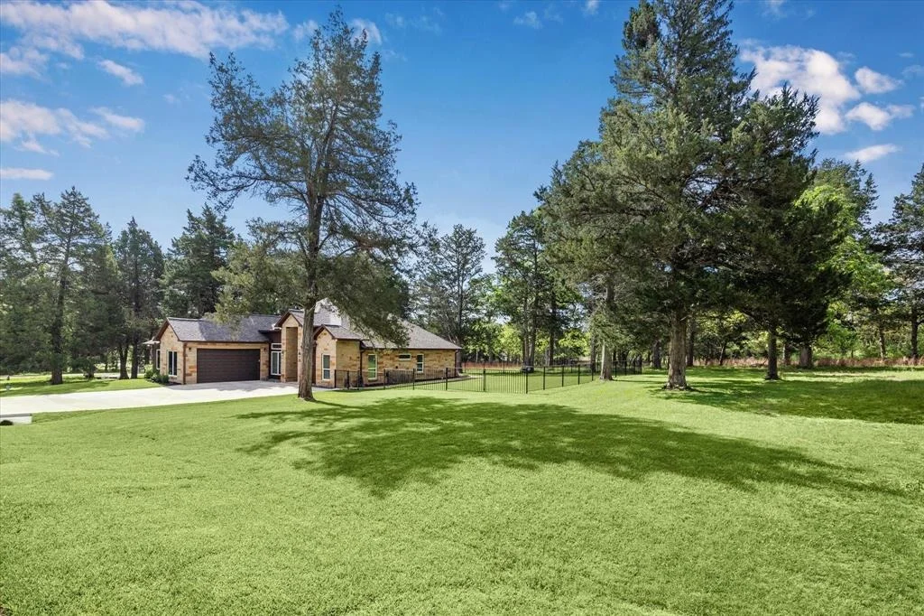 Photo of 401 Saint Andrews Drive