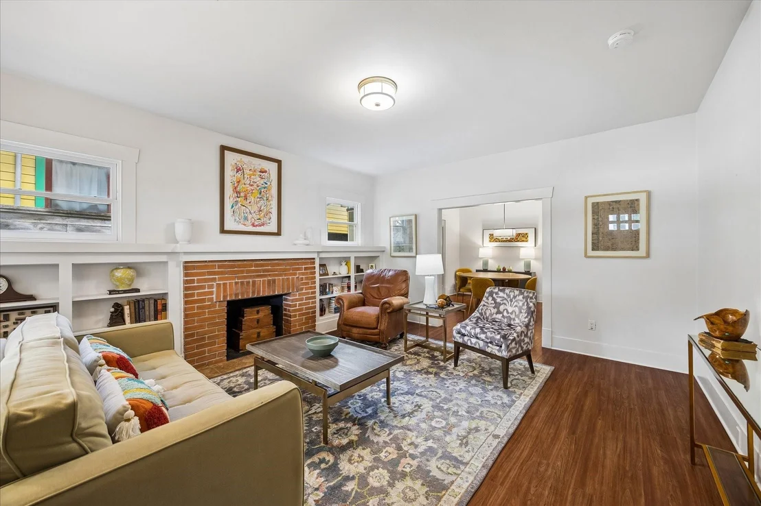 Photo of 2612 Morrison Street