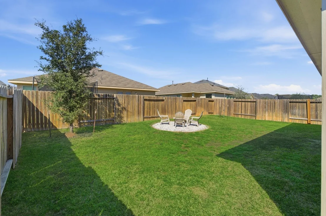 Photo of 2121 Cedar Way Dr