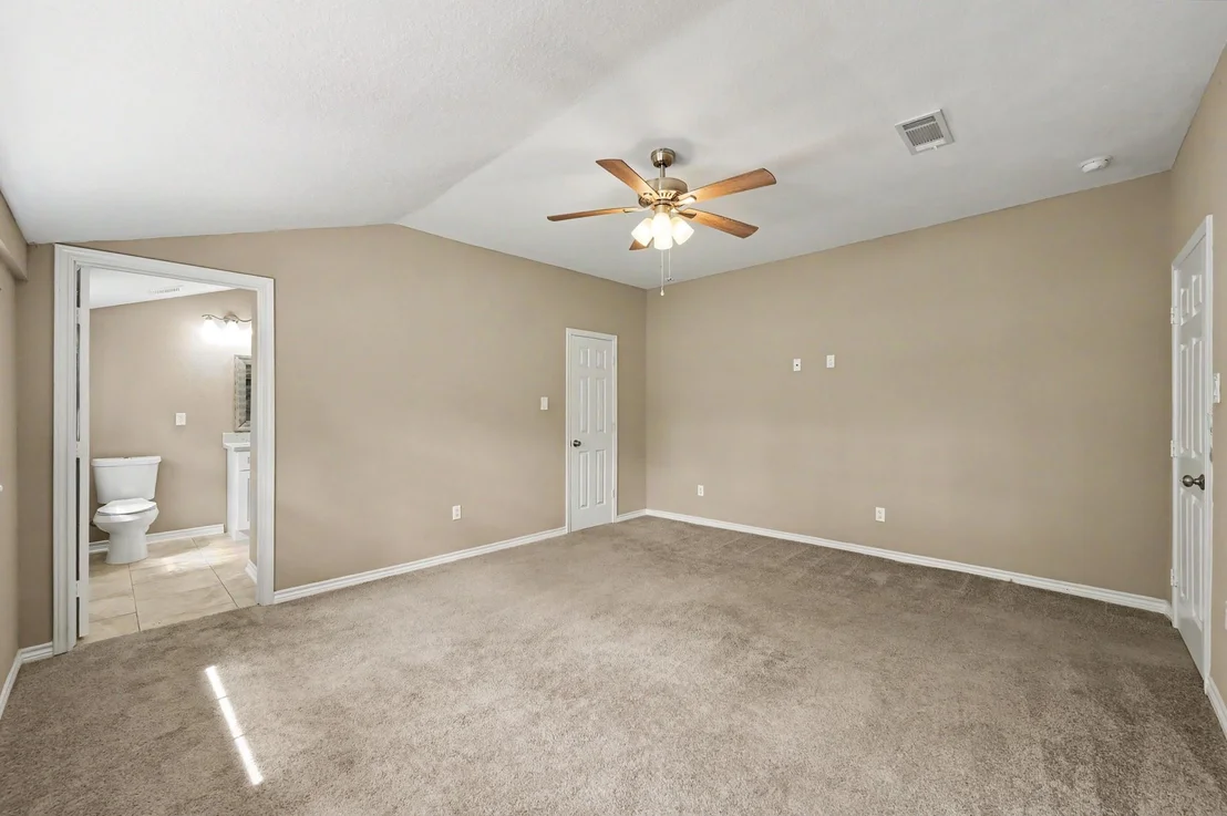 Photo of 15211 Jamaica Drive