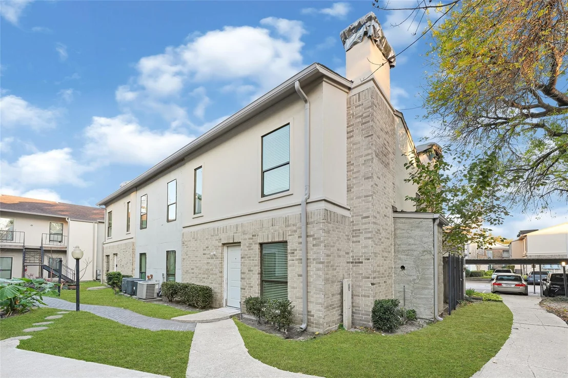 Photo of Unit 29 at 2425 Augusta Drive