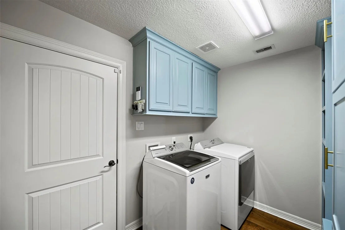 Photo of 5649 Pioneer Trail