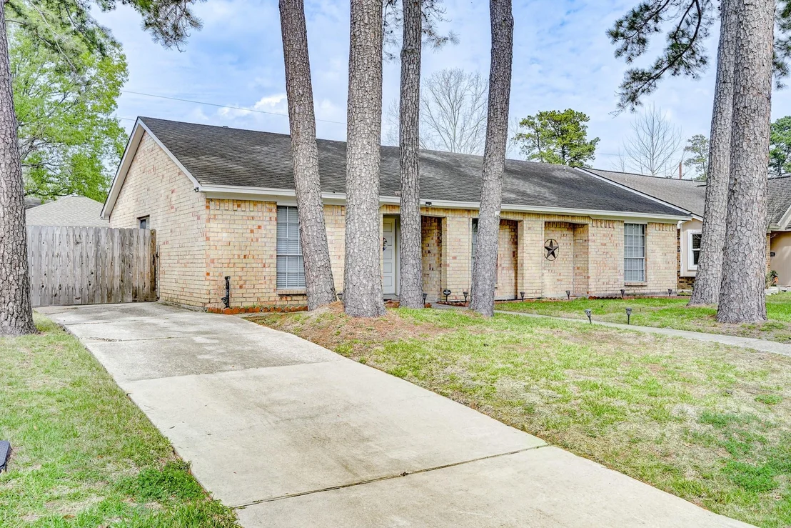 Photo of 2507 Whispering Springs Drive