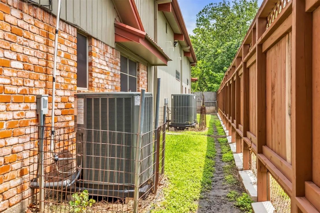Photo of 7438 Wright Road