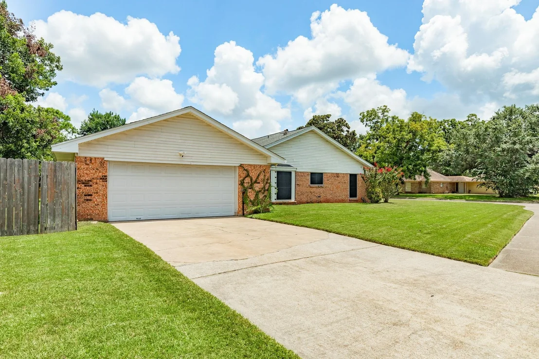 Photo of 136 Tamarisk Trail