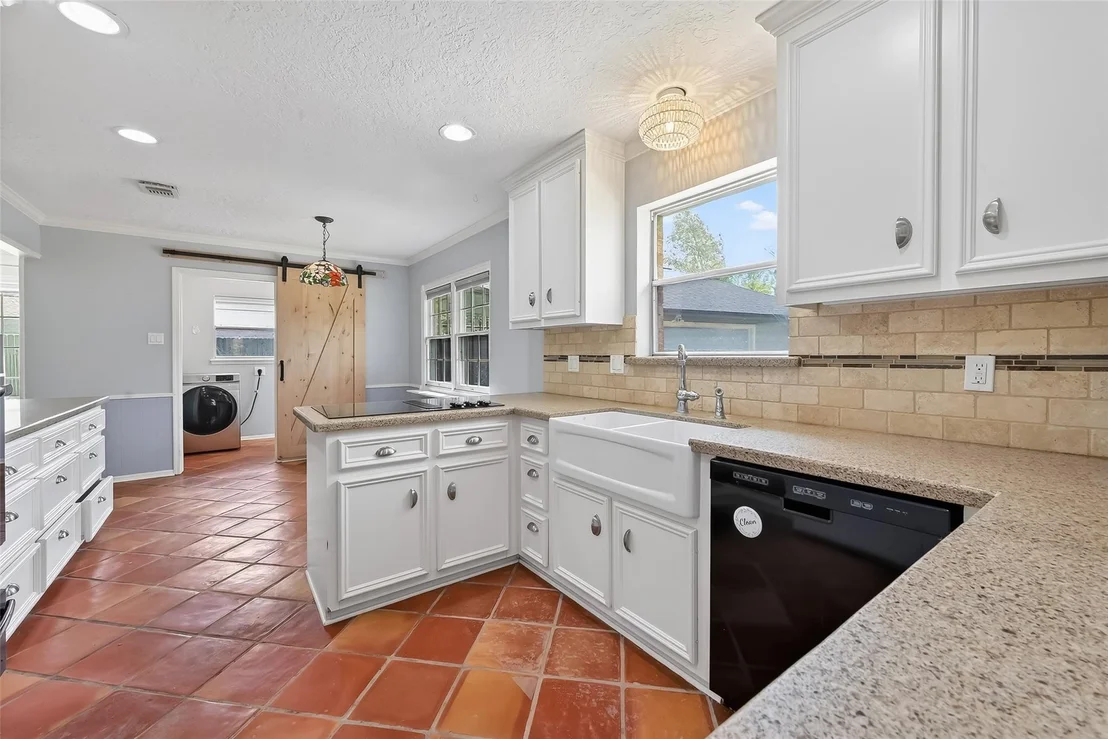 Photo of 906 Pear Tree Lane