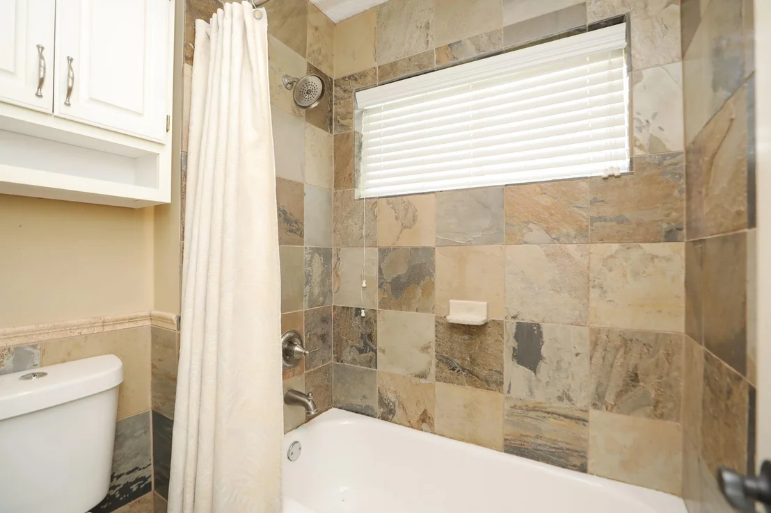 Photo of 427 W North Hill Drive