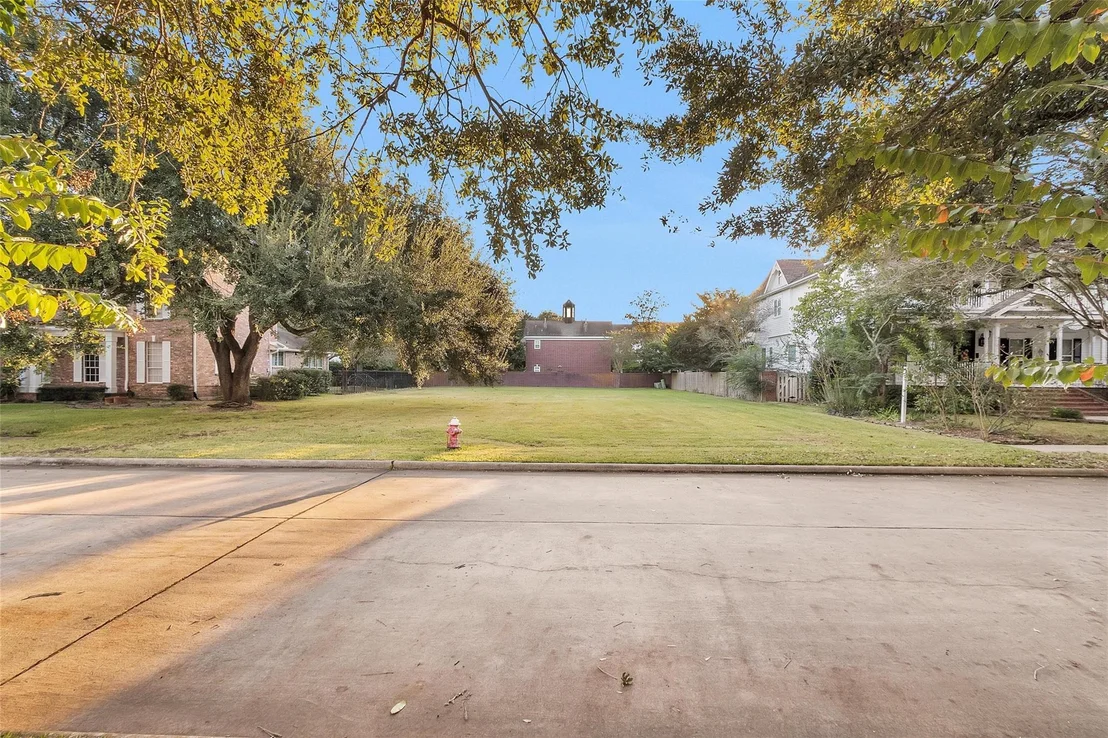 Photo of 1206 Bluebonnet Drive