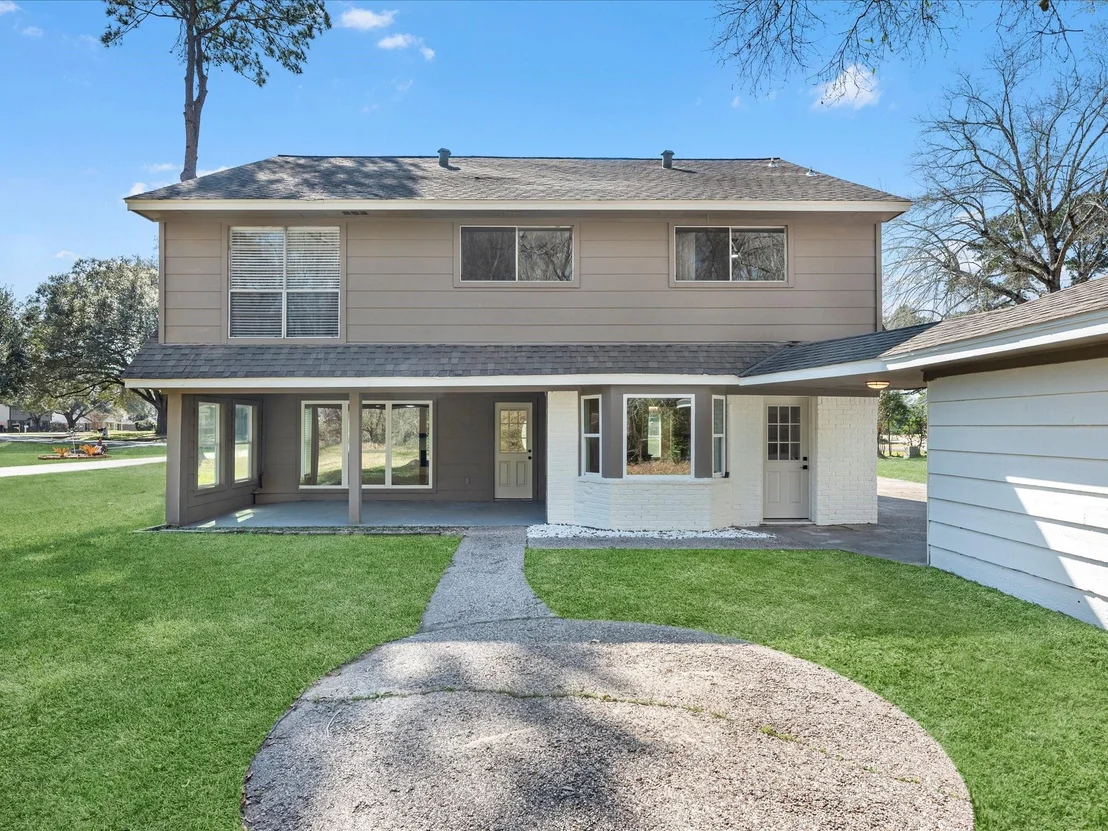 Photo of 740 River Plantation Drive
