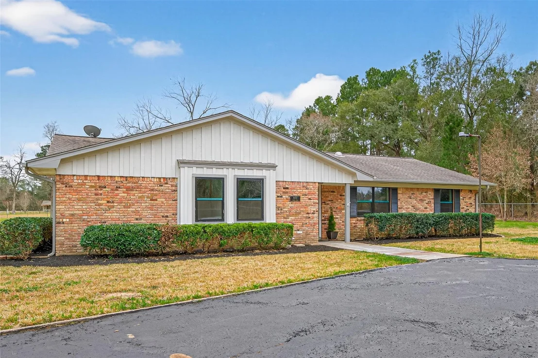 Photo of 4012 Theiss Road