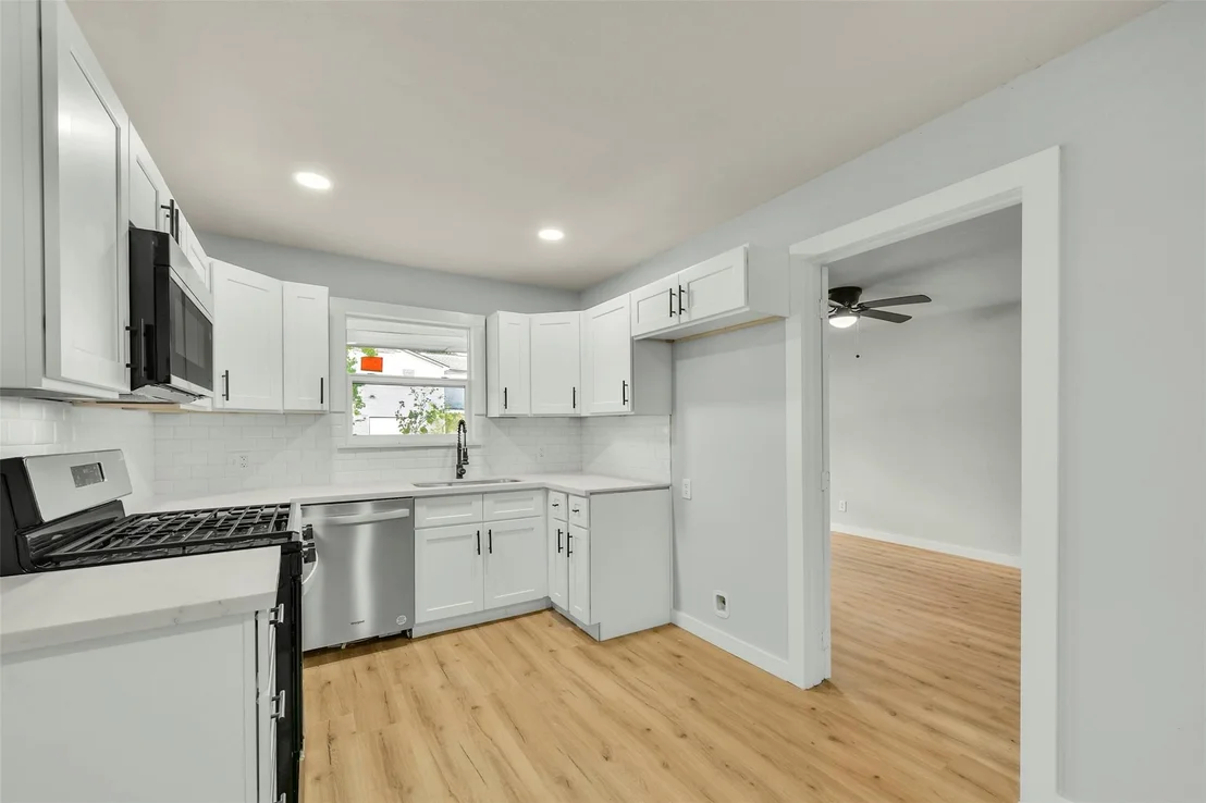 Photo of 10705 Munn Street