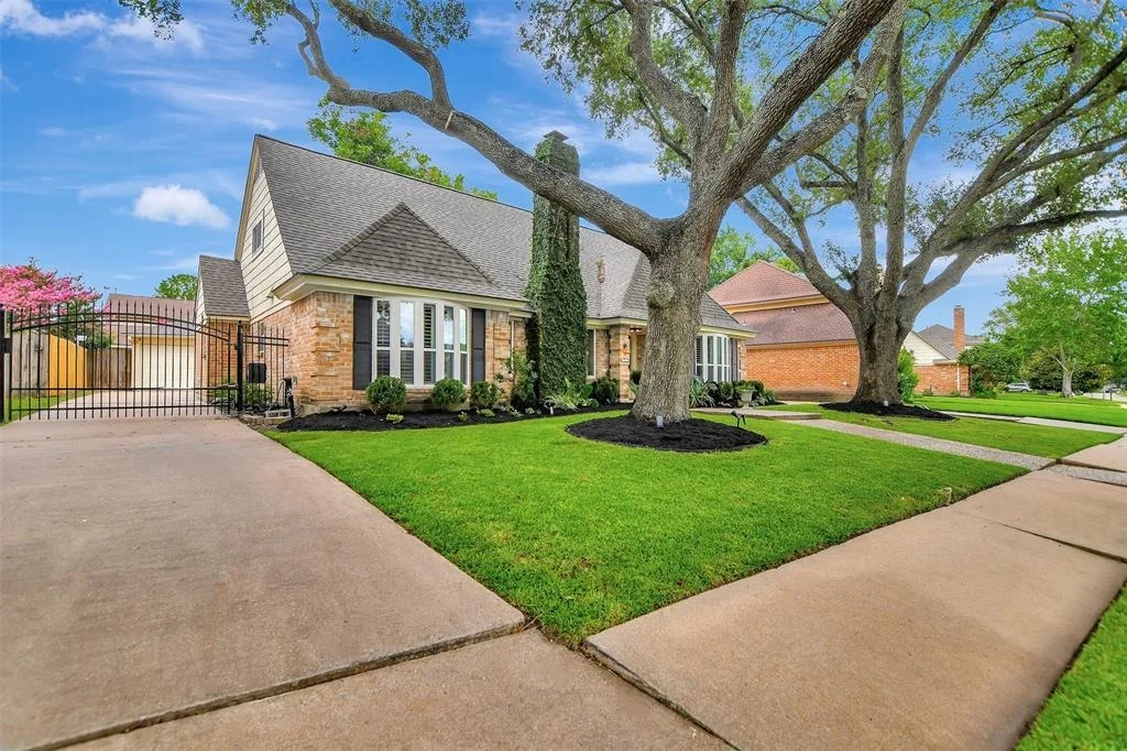 Photo of 11514 Chevy Chase Drive