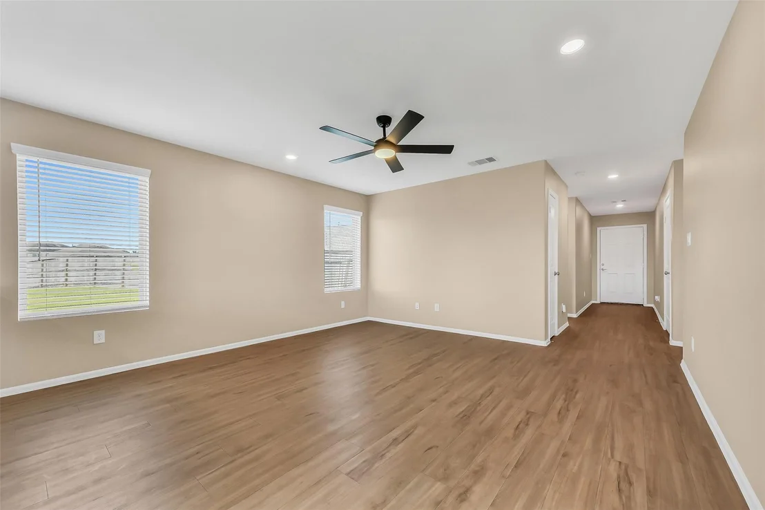 Photo of 521 Maple Bend Lane