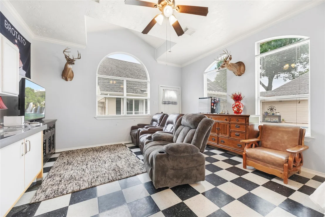 Photo of 6806 Cedar Street