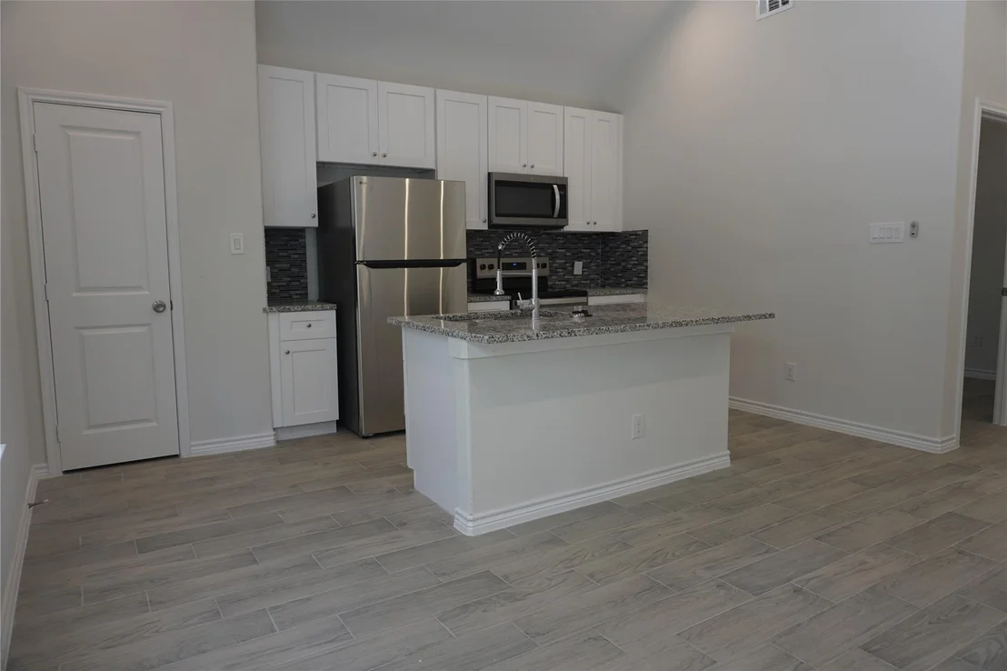 Photo of 9856 Arbor Oak