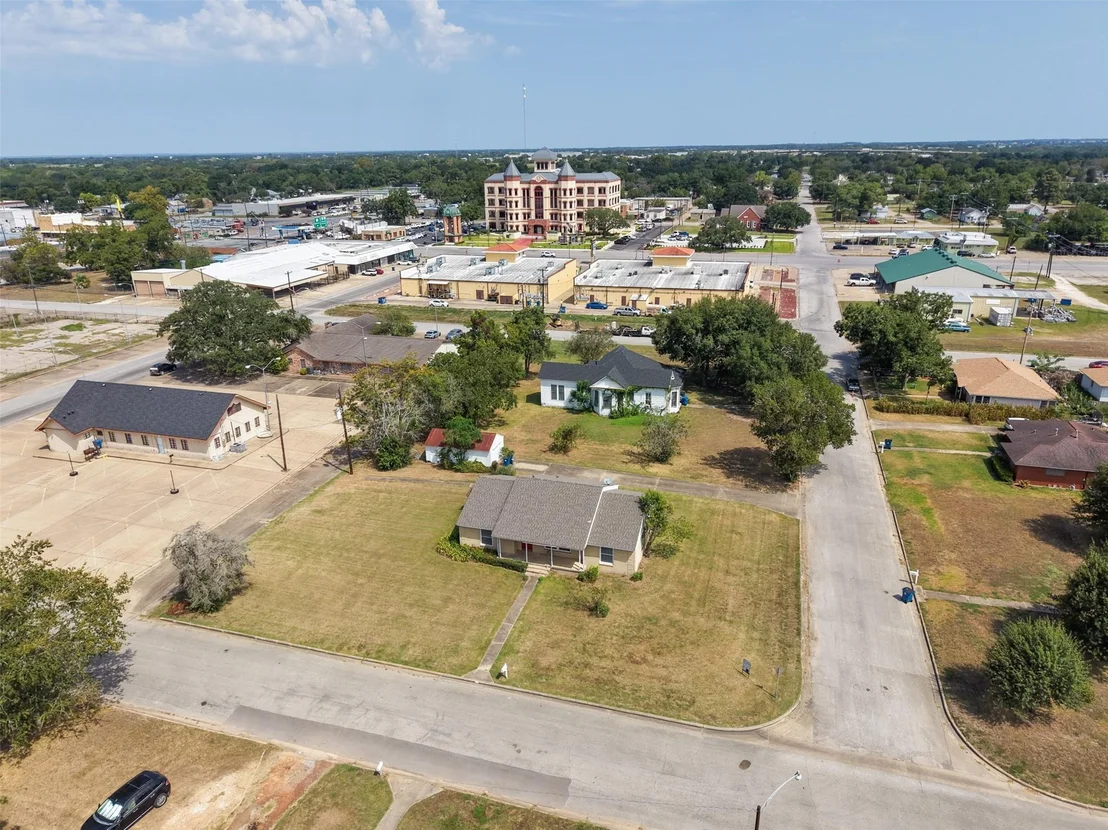 Photo of 810 Main Street