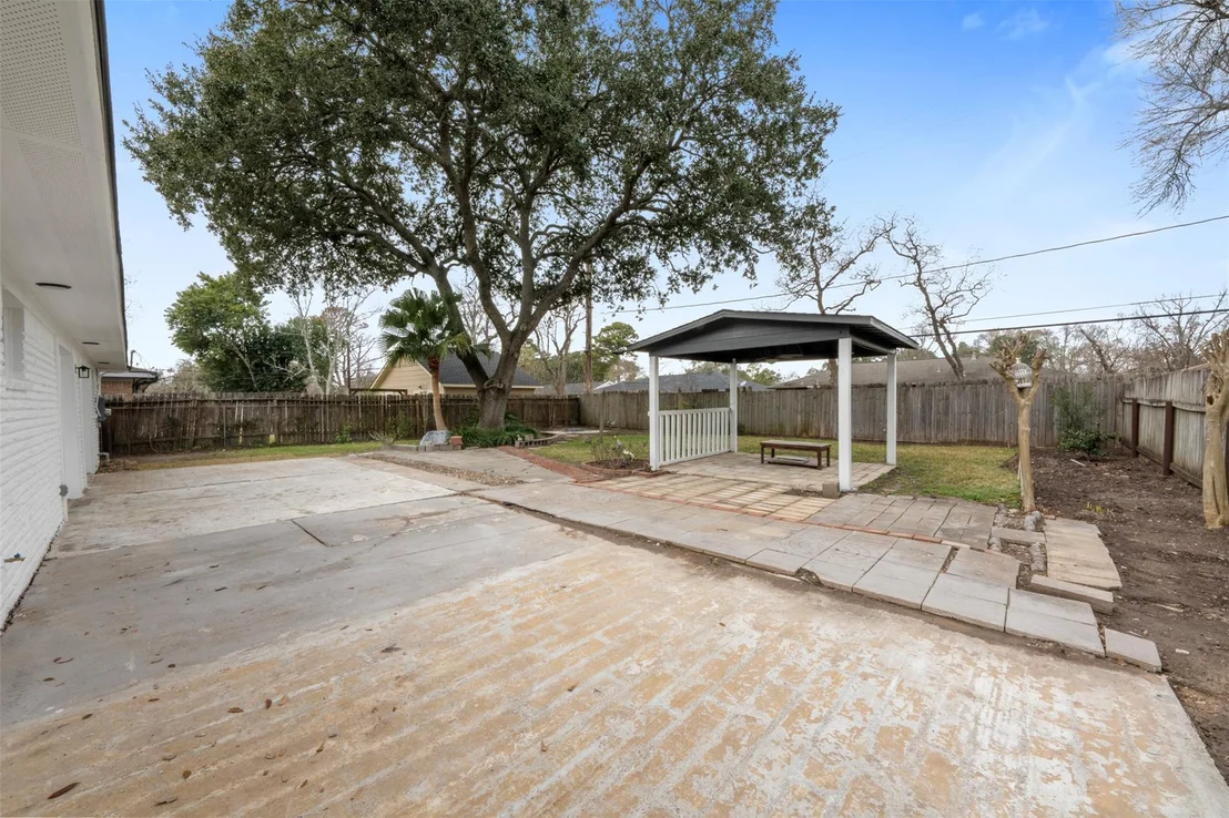 Photo of 5734 Farwell Drive