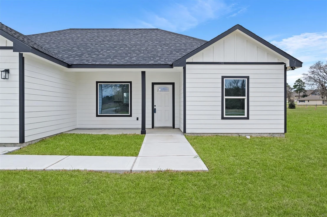 Photo of 7 Meadowview Dr