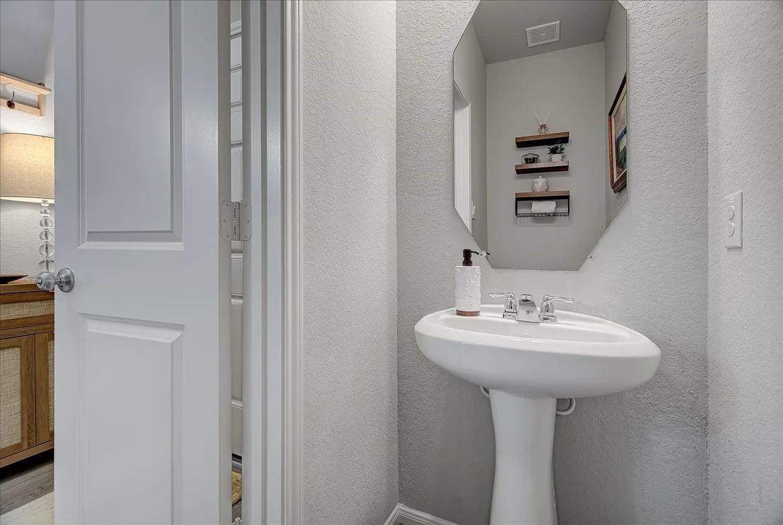 Photo of 6014 Prince Place Drive