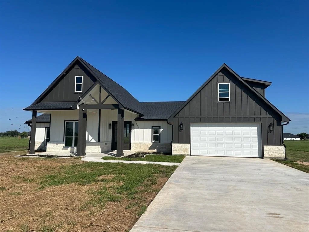Photo of 820 Angus Trail