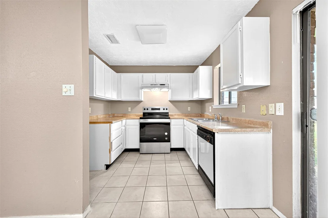Photo of 6935 Foxbrook Drive