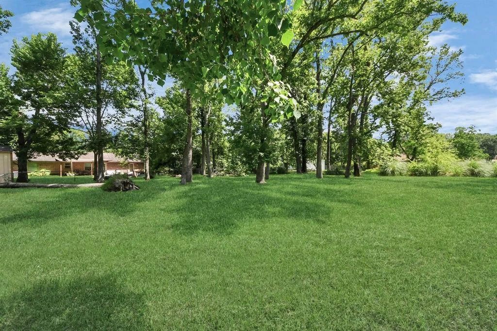 Photo of 1926 Oak Manor Drive