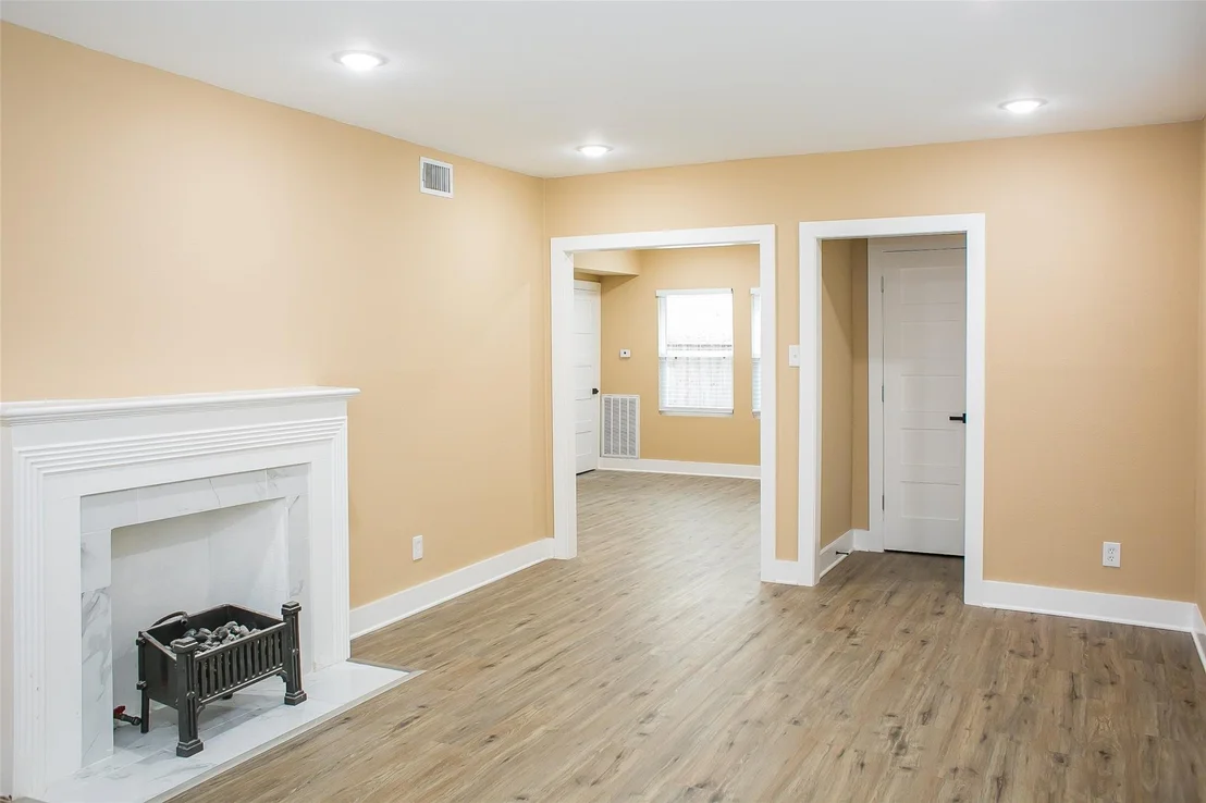 Photo of 2301 Albans Road