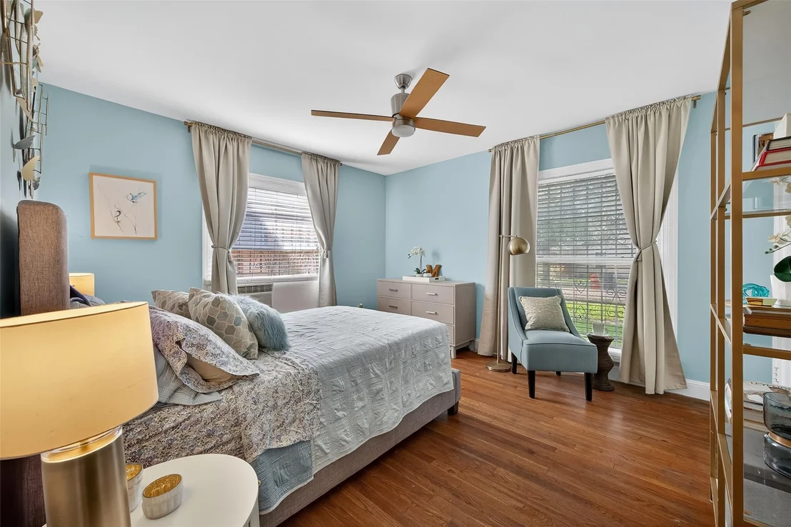 Photo of 5223 Clay Street