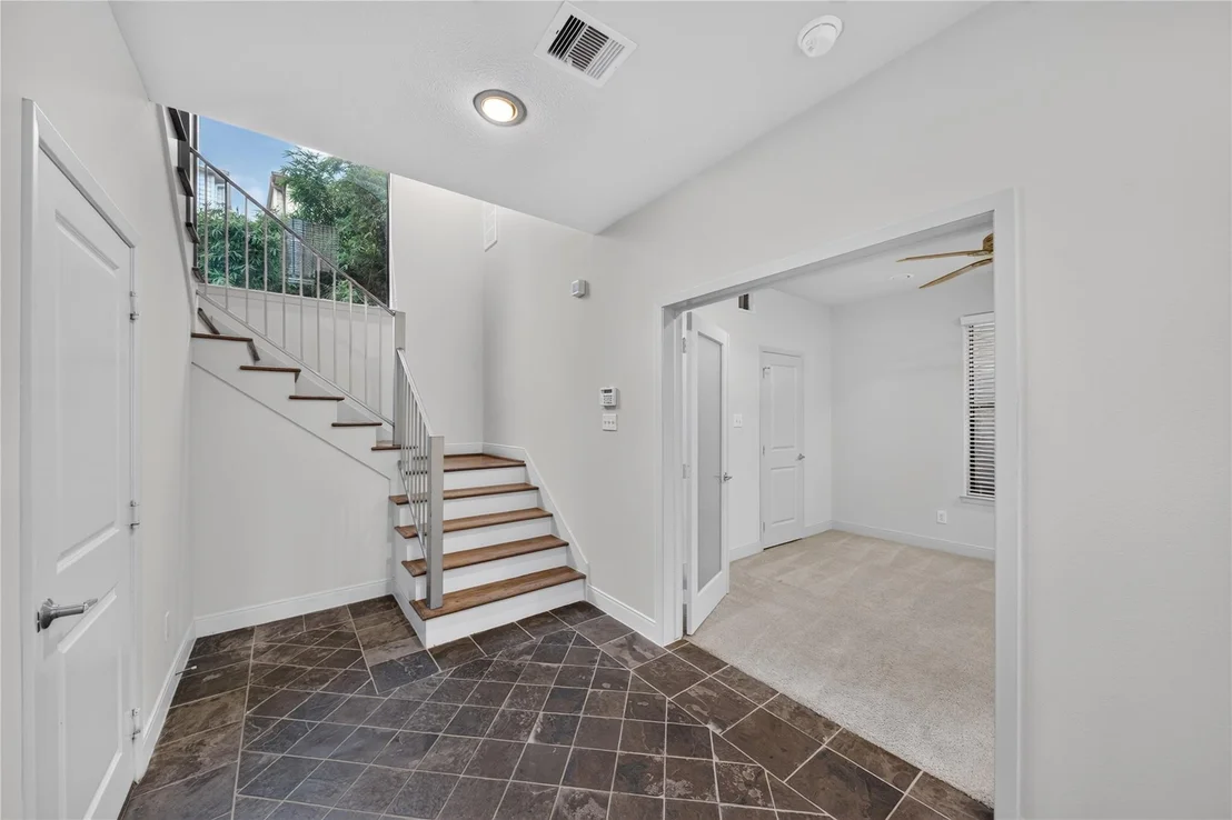Photo of 818 Lester Street