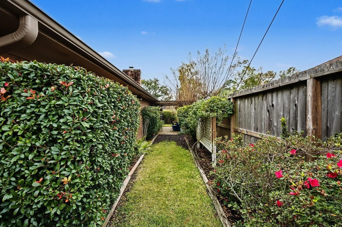 Photo of 2903 Fontana Drive