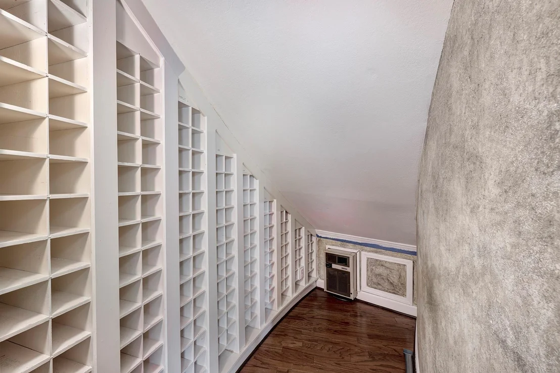 Photo of 4248 Sunset Boulevard