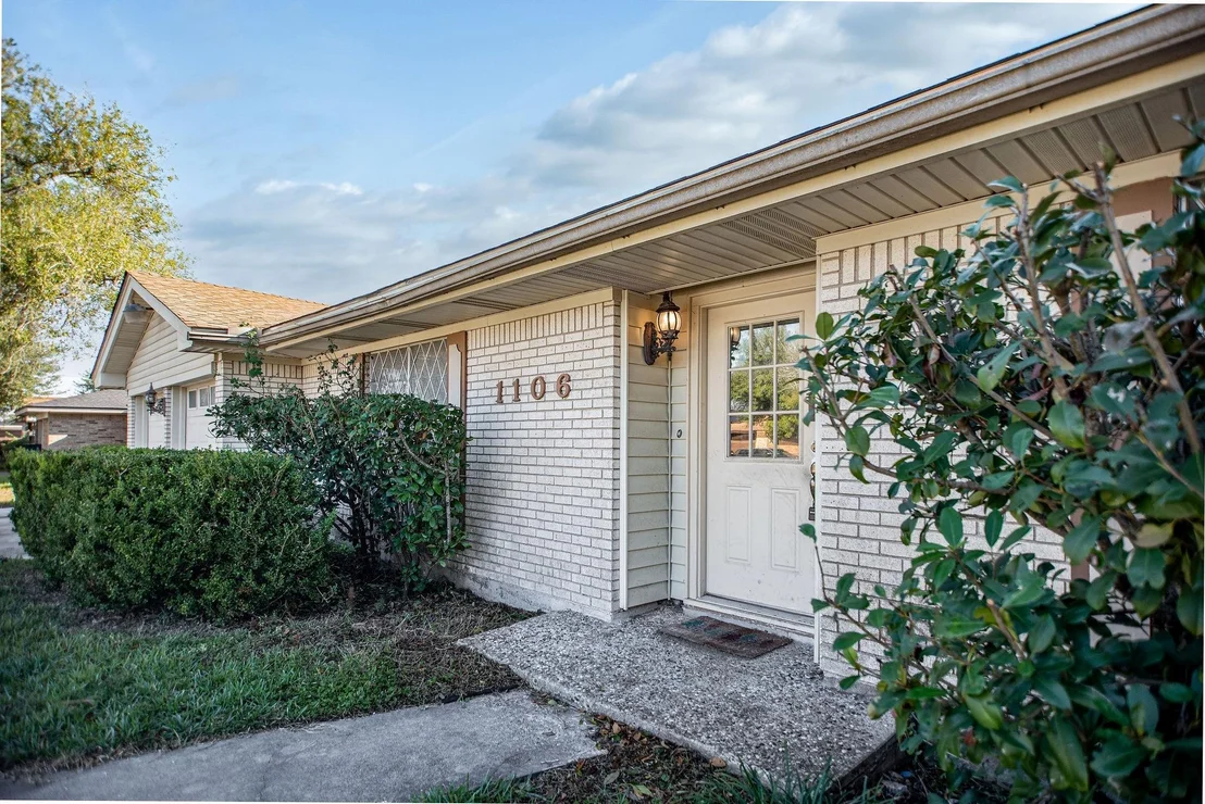 Photo of 1106 Brookhollow Drive