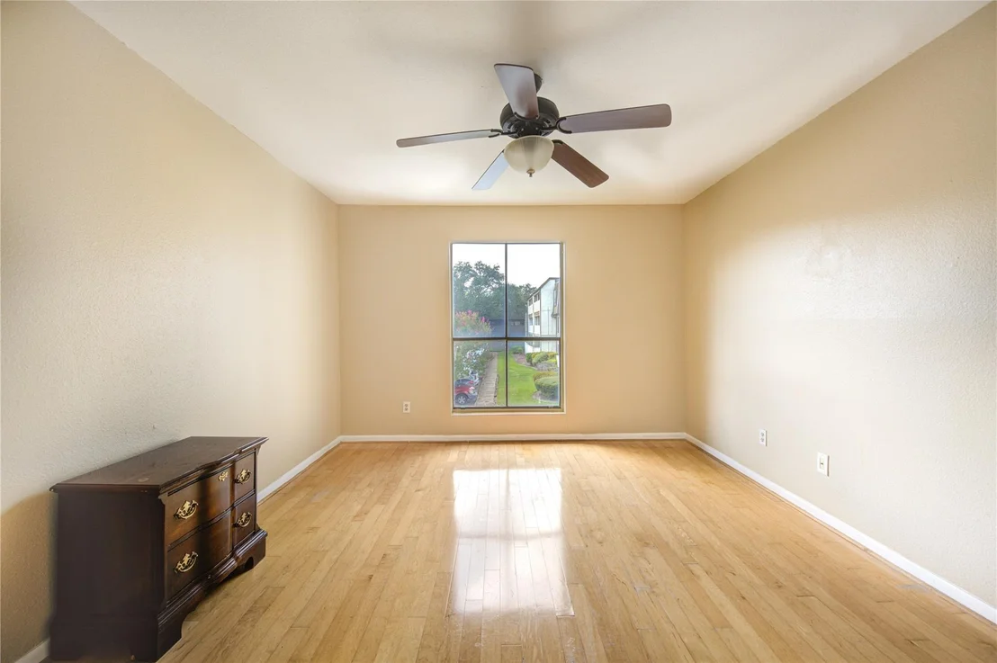 Photo of Unit 21 at 3055 Walnut Bend Lane
