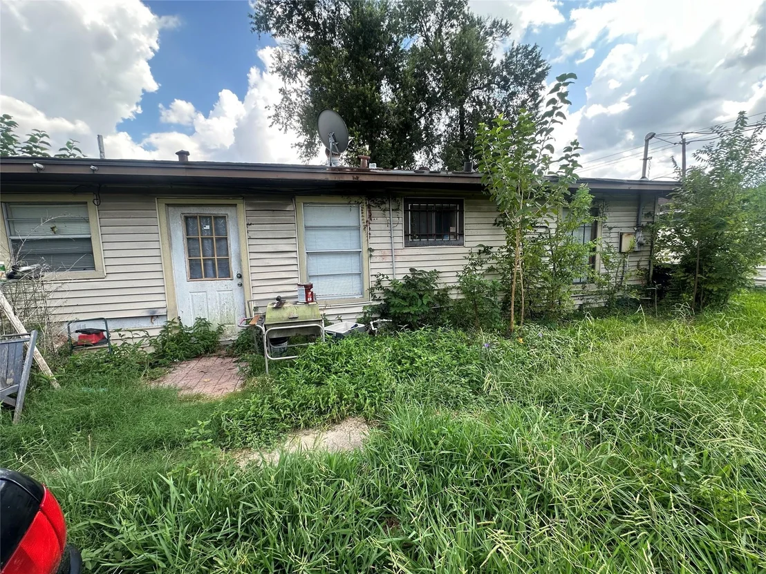 Photo of 8105 Howard Drive