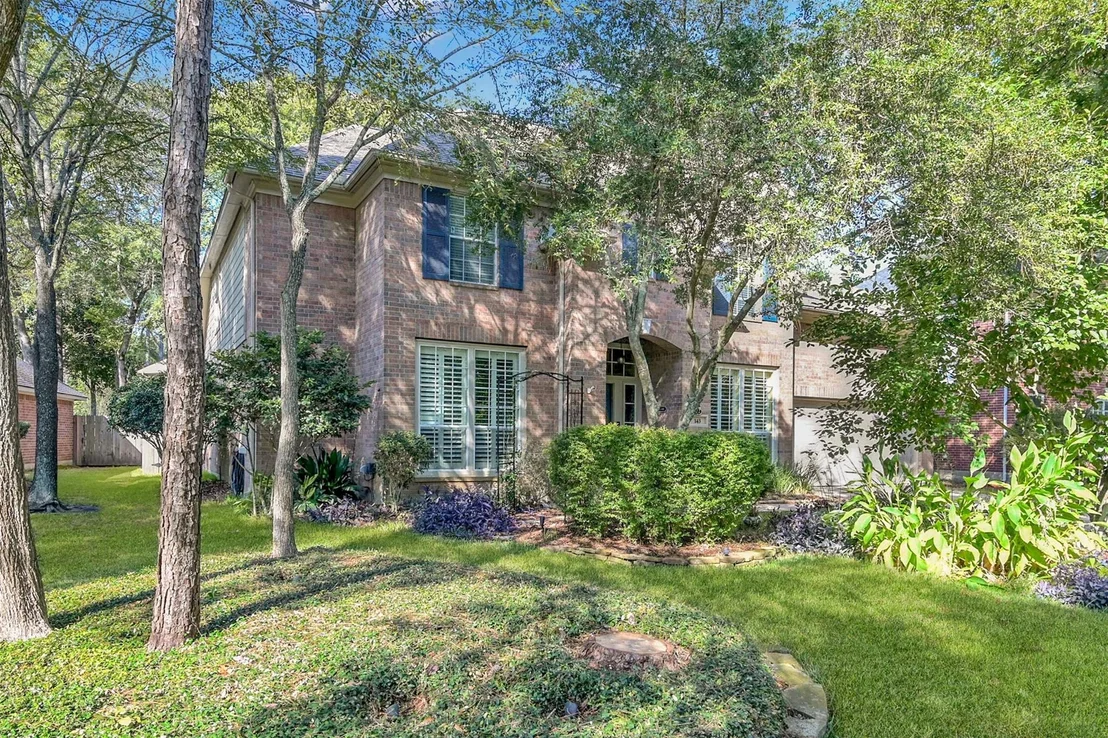 Photo of 143 S Goldenvine Circle