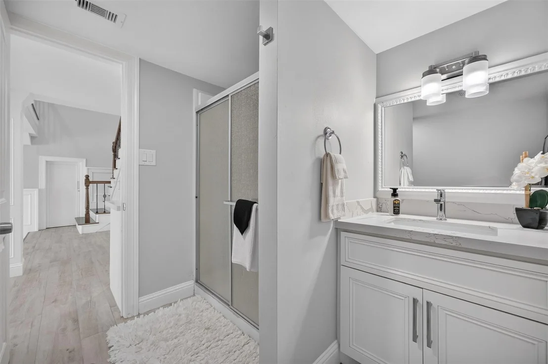 Photo of 139 Laurel Cove W