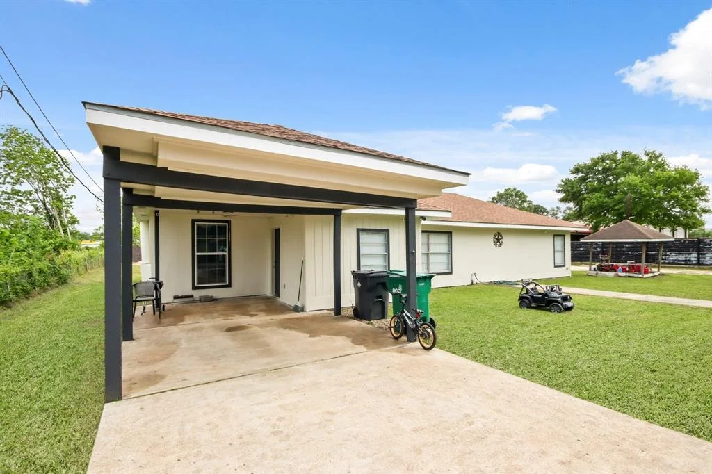 Photo of 12901 Flagstaff Lane