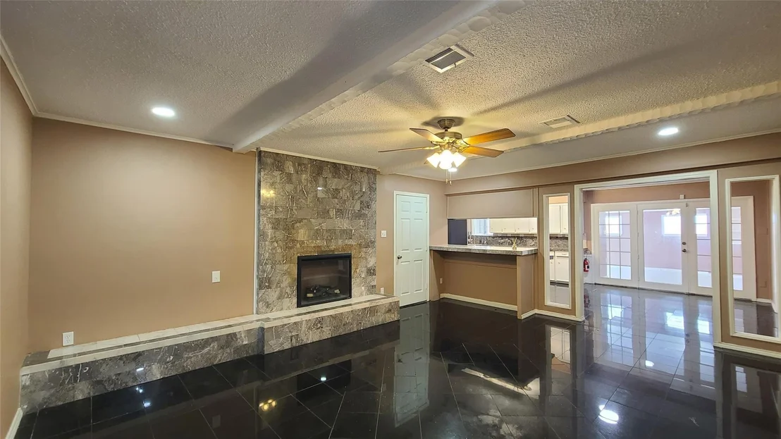 Photo of 902 Ashford Parkway