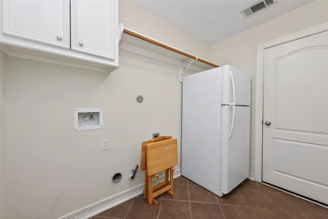 Photo of 3327 Willowbend Road