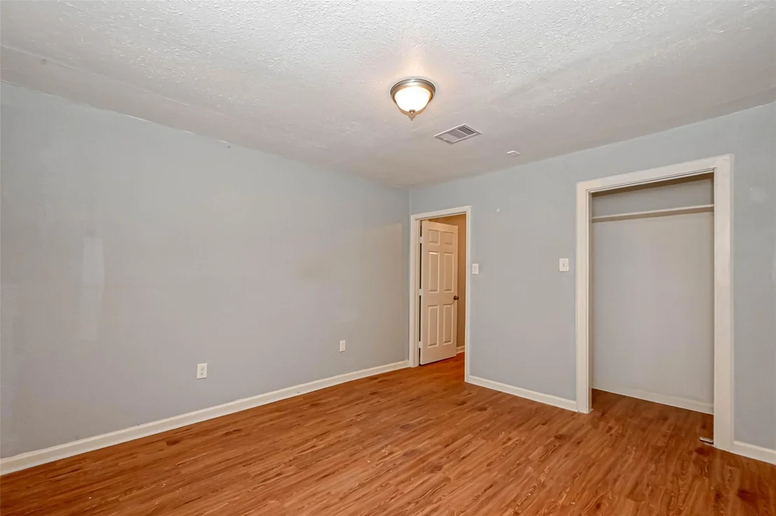 Photo of 5707 Lakefield Drive