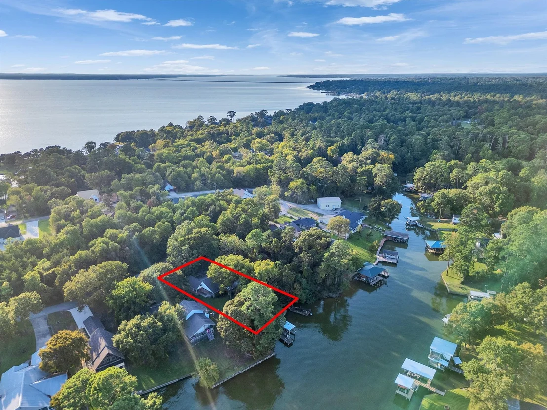 Photo of 185 Lake Drive