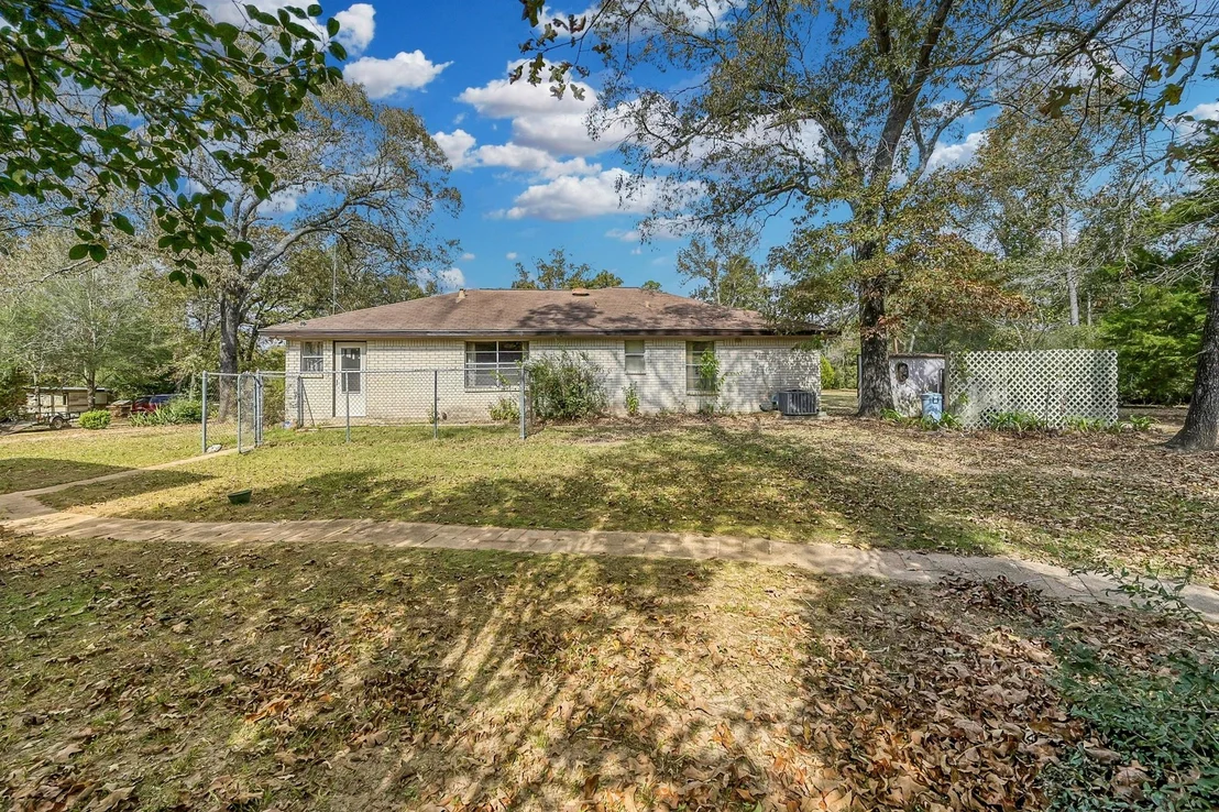 Photo of 16310 Weaver Lane