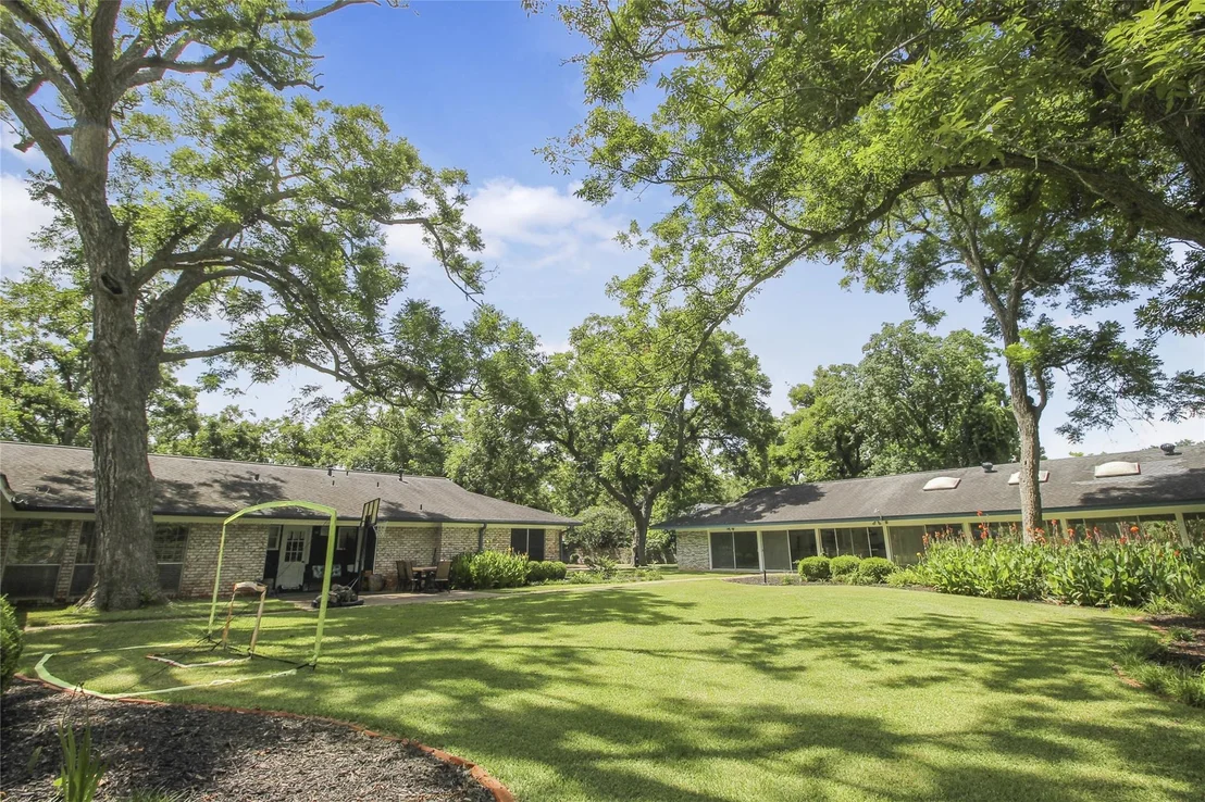 Photo of 536 Oak Drive